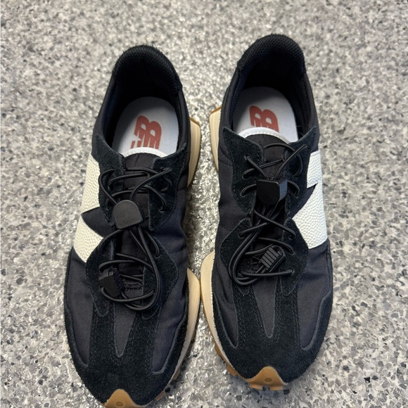 New Balance 327 - Picture 3 of 5